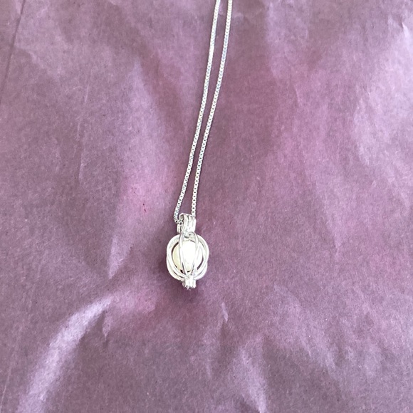Jewelry - Silver drop cultured pearl in a cage 18 inch chain